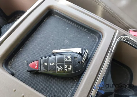 2014 Chrysler Town & Country Touring z USA, uszkodzony, nr VIN 2C4RC1BG1ER402606